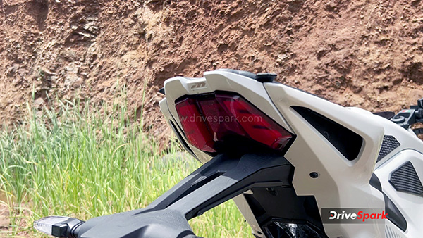 Ultraviolette F77 Mach 2 Detailed Review Pushing the Limits of Electric Performance