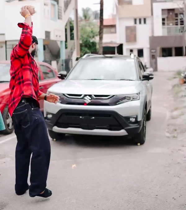 Actor Karthik Mahesh wins Bigg Boss Kannada 10 Receives Brezza Car