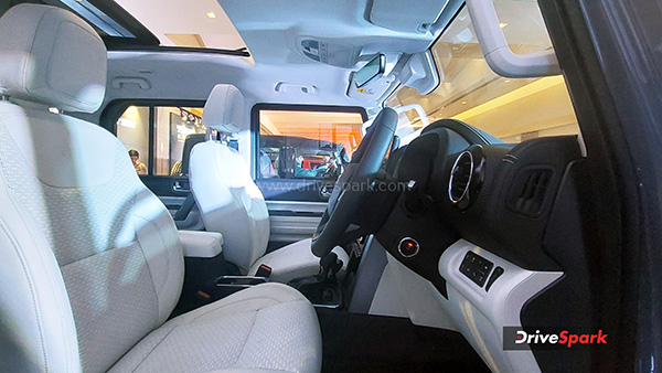 Mahindra Thar Roxx 5 Door Suv Variant Wise Features Details