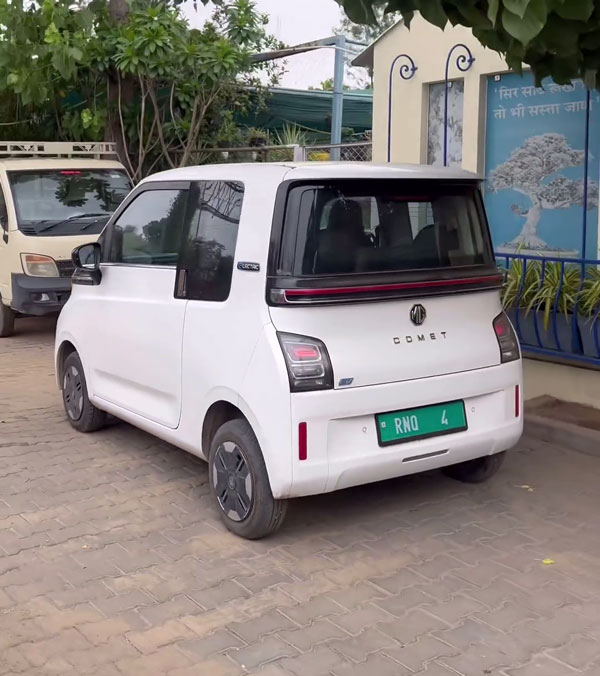 mg-comet-owner-spent-rs-1-crore-for-vip-number-plate