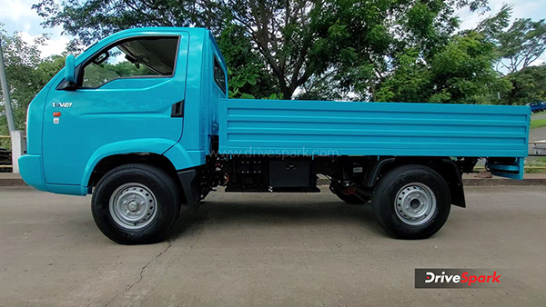 Switch IeV4 and Switch IeV3 Electric Commercial Vehicles