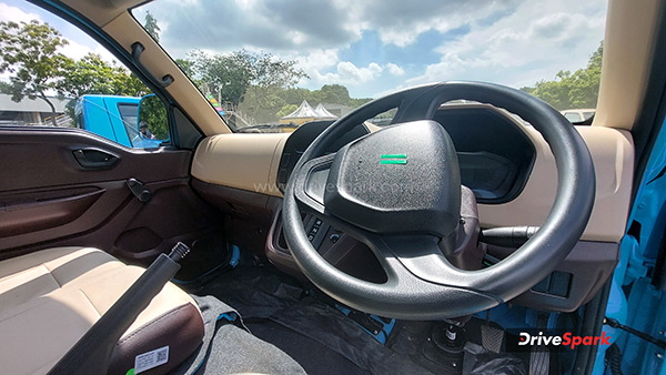 Switch IeV4 and Switch IeV3 Electric Commercial Vehicles