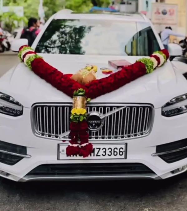 Bigg Boss Kannada 11 Contestant Gold Suresh Cars Collection swift Innova Crysta Fortuner Volvo XC90