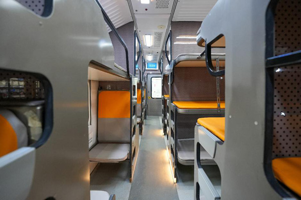 Bengaluru First Vande Bharat Sleeper Revealed Features Details