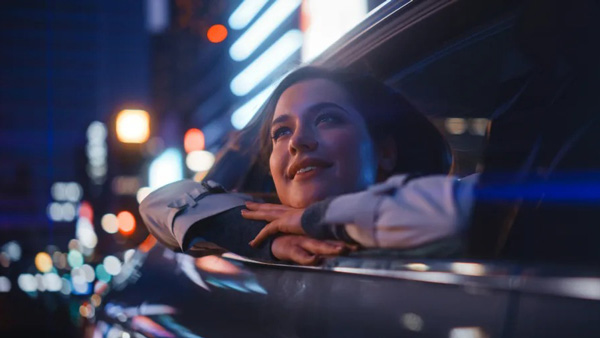 safety-tips-for-women-who-travelling-alone-in-cab