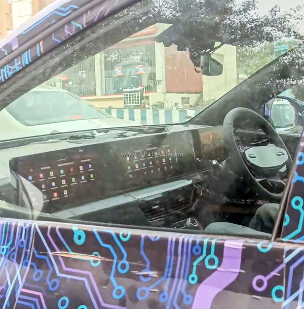 new-mahindra-xuv-coupe-test-mule-spotted-in-bangalore