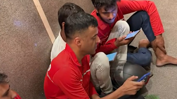 zomato-ceo-mistreated-by-mall-security-while-picking-delivery-in-triumph-bike