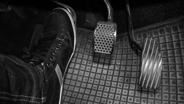 how-to-use-clutch-in-car-best-tips-and-tricks