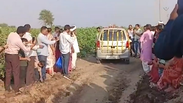 Gujarat Businessman Family Doing Funeral For Lucky Maruti Suzuki WagonR Car Video Viral