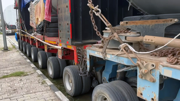 Truck With 400 Wheels