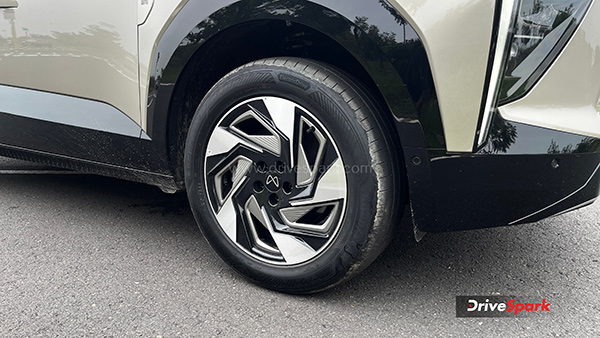 mahindra-xev-9e-review-design-features-battery-details