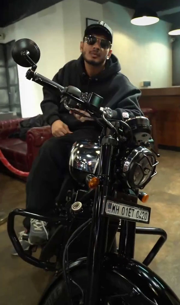 Munawar Faruqui Buys Jawa 42 Bobber
