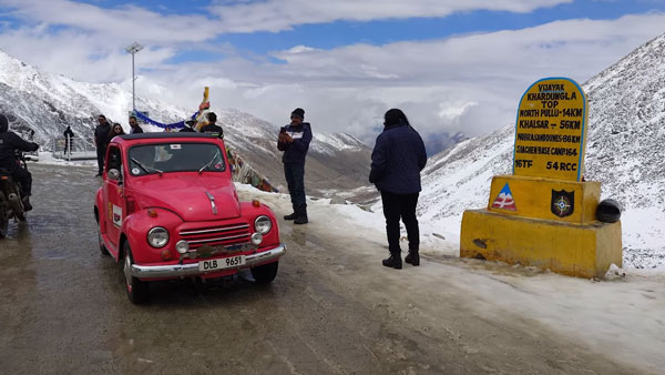 78-year-old-grandpa-adventure-in-fiat-500c