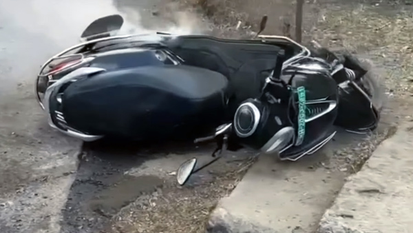 bajaj-auto-responded-chetak-electric-scooter-fire-incident-details