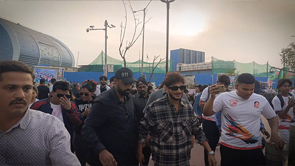 Bigg Boss Winner Munawar Faruqui Spotted In Range Rover Sport Suv Details