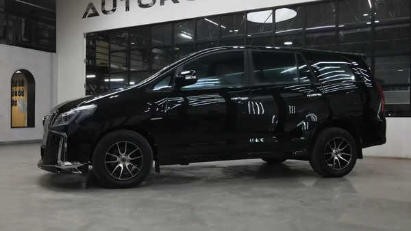 9-years-old-toyota-innova-modified-with-alphard-kit