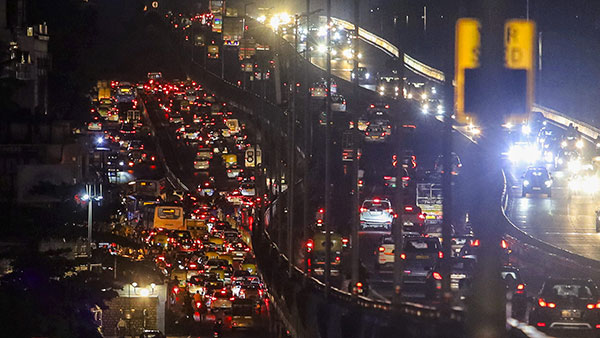 Bengaluru Top On Worst Asian City For Traffic 28 Minutes For 10 Km