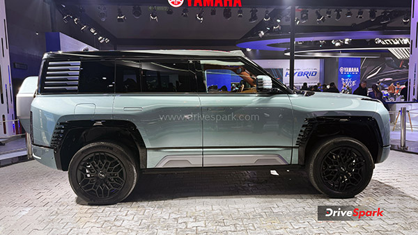 BYD YangWang U8 Luxury Electric SUV Showcased At Auto Expo 2025 Details