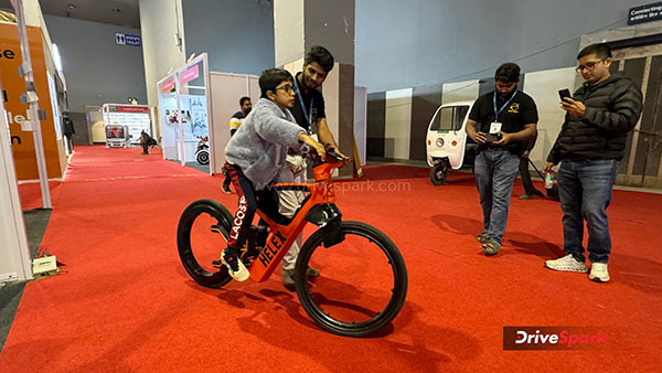 helen-bikes-showcased-hubless-bicycle-at-auto-expo-2025