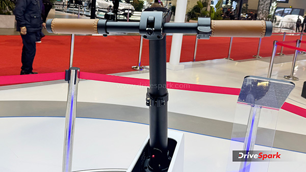 honda-motocompacto-suitcase-scooter-showcased-at-auto-expo-2025