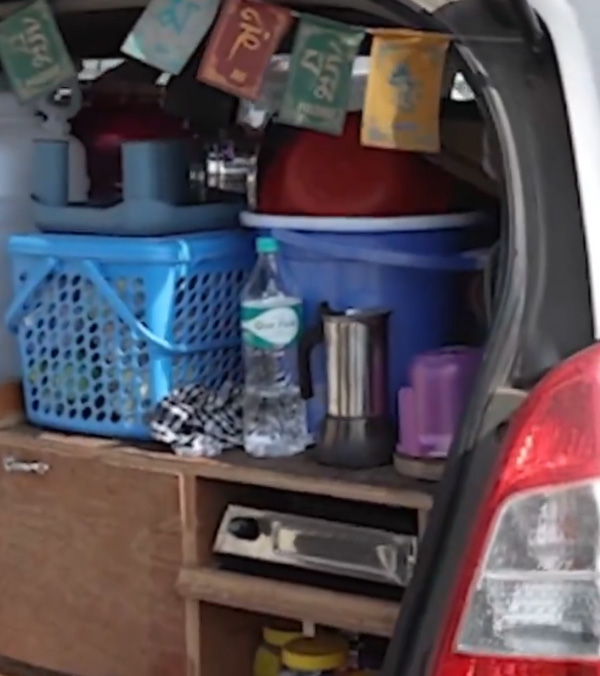 Karnataka Couple Wins Anand Mahindra Heart They Converted Toyota Innova Into Home For Rs 2 Lakh