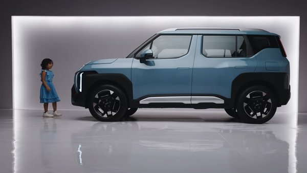 auto-expo-2025-kia-syros-showcased-and-1st-unit-roll-out