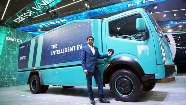auto-expo-2025-switch-mobility-unveils-iev8-electric-light-commercial-vehicle