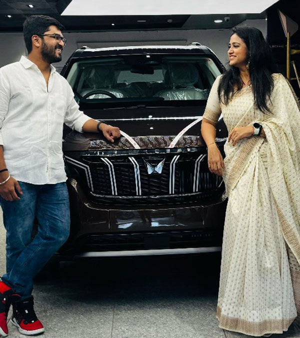 Kannada Actor Rashmi Prabhakar Buys New Mahindra XUV700 Details