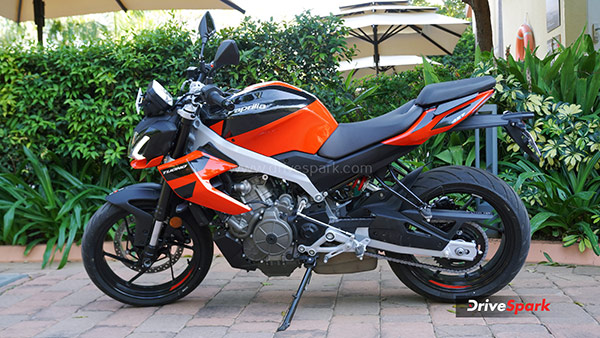 aprilia-tuono-457-review-design-features-engine-details
