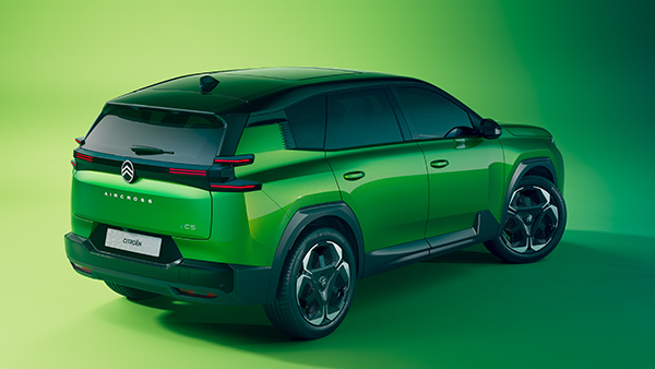 citroen-unveiled-2025-c5-aircross-hybrid-and-electric-suvs