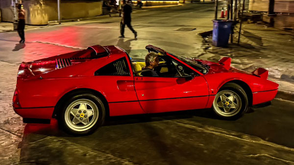 vijay-mallyas-ferrari-328-gts-super-car-seen-in-mumbai
