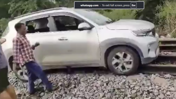 lucknow-techie-drives-suv-on-hyderabad-railway-tracks-trains-halted