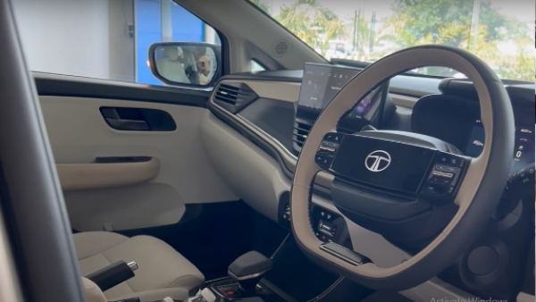 Tata Altroz Facelift Reaches Dealerships Details