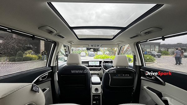 kia-carens-clavis-ev-bookings-open-in-india