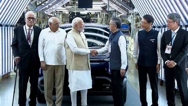 PM Narendra Modi Flag Off First Electric SUV Maruti Suzuki e Vitara Details