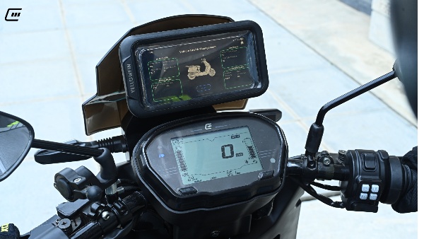 e3-electric-ai-unveils-india-s-first-ai-powered-futuristic-crossover-moped