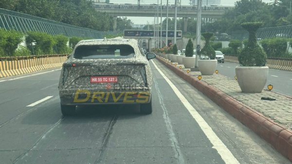 Vinfast VF7 Electric Suv Spotted On Testing Launch Soon Details