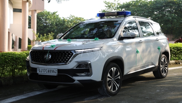 jsw-mg-motor-india-presents-customised-hector-ambulance-to-spym