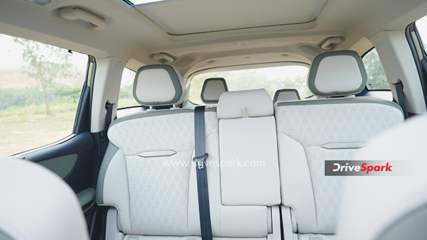 new-mahindra-xev-9s-electric-suv-review