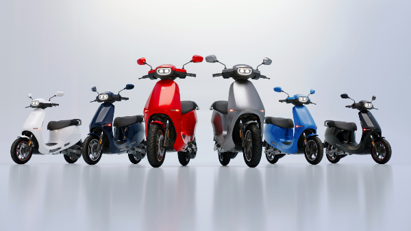 ola-electric-commences-deliveries-of-its-4680-bharat-cell-powered-vehicles