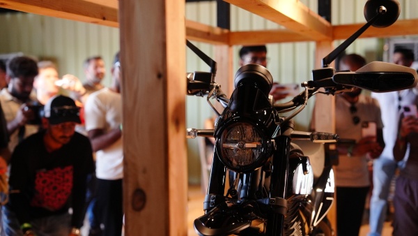 Royal Enfield Flying Flea S6 Electric Bike Top Things