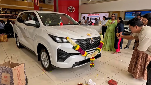 Toyota Innova Hycross Mpv Price Design Mileage Features And all Top Things