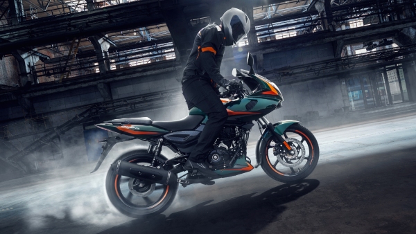 bajaj-pulsar-220f-price-features-new-updates-details