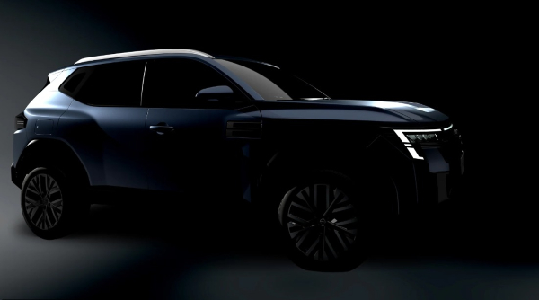 nissan-revealed-its-upcoming-mpv-name-gravite