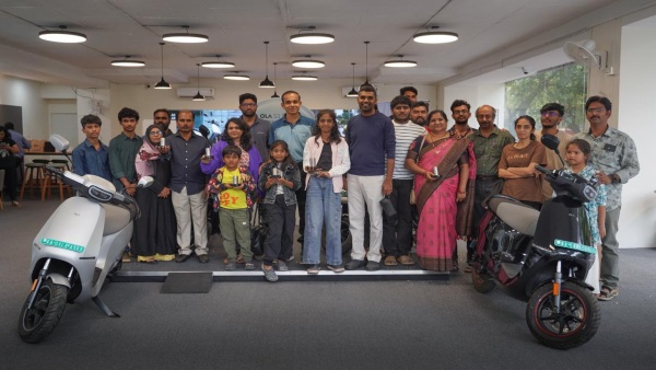 ola-electric-commences-mass-deliveries-of-4680-bharat-cell-powered-vehicles