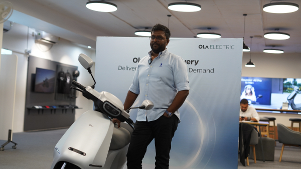 ola-electric-commences-hyperdelivery-for-its-4680-bharat-cell-powered-vehicles