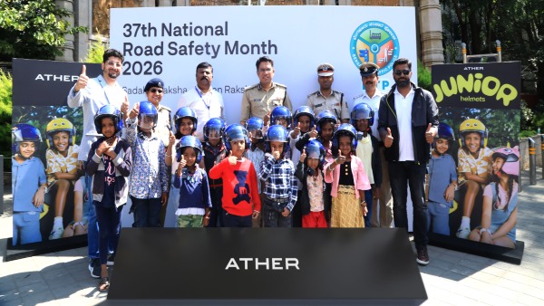 ather-hands-over-100-ather-junior-helmets-to-bengaluru-traffic-police