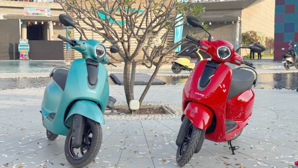 bajaj-chetak-c25-delivery-started-huge-discount-on-scooter