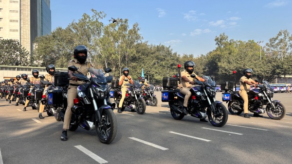 bajaj-dominar-400-specially-customized-bikes-inducted-in-pune-police-force