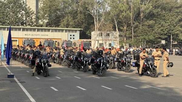 bajaj-dominar-400-specially-customized-bikes-inducted-in-pune-police-force